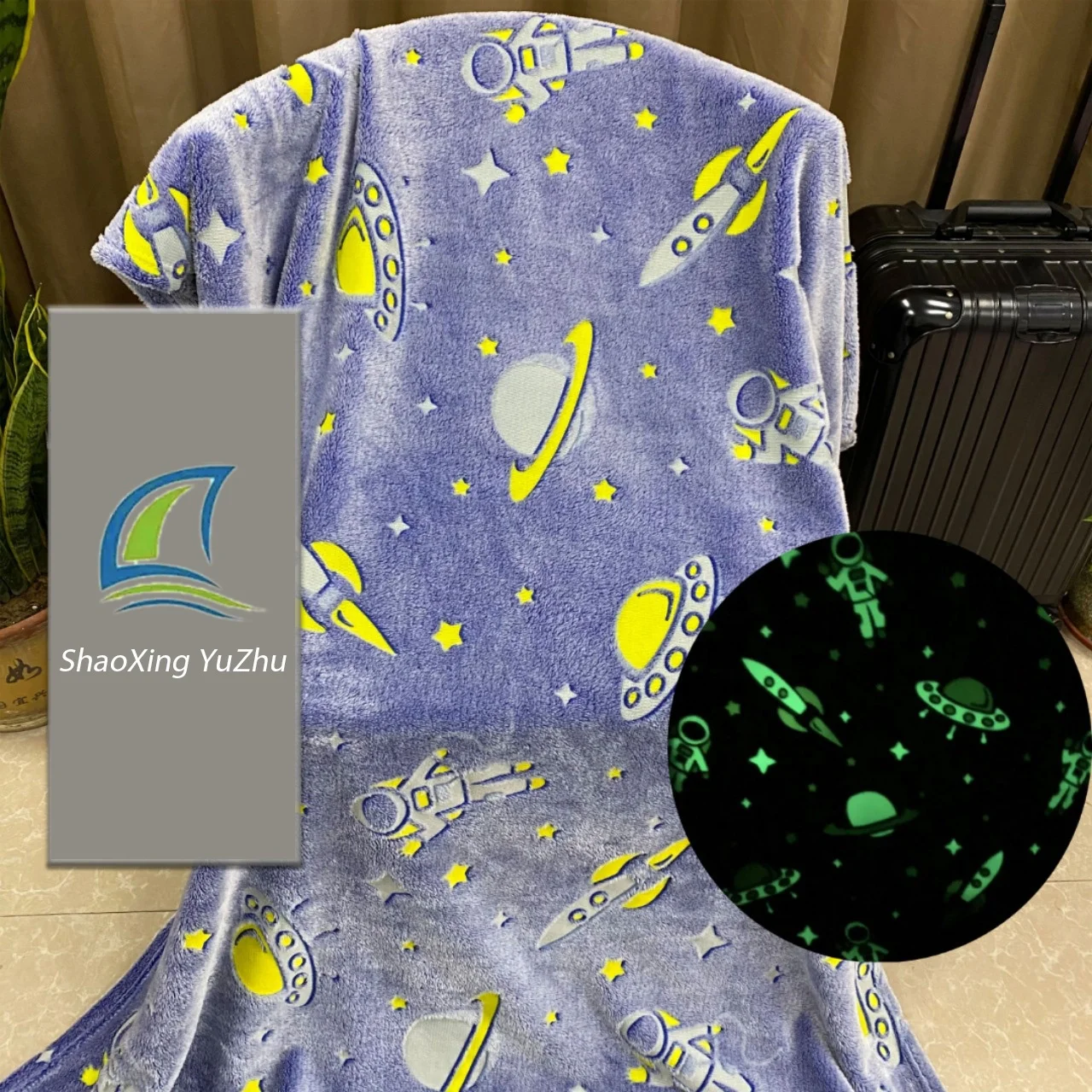 
Wholesale Fluorescent Hot Selling Star Style All Kinds Of Pattern Printing Coral Flannel Fabric Blankets 