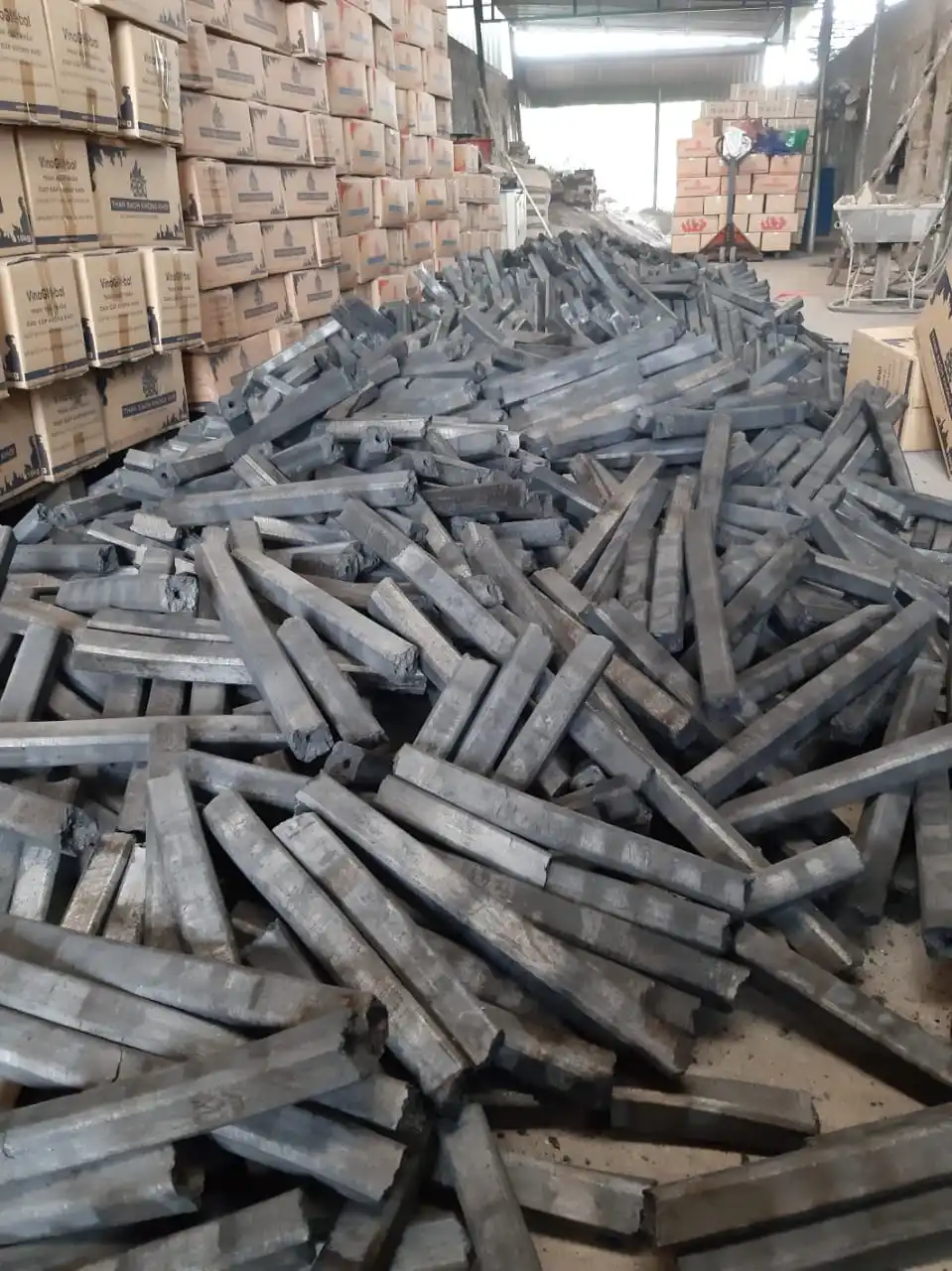 Good price 100%  Hardwood Smokeless Hexagon , Square bbq-grill Sawdust Briquette Charcoal  from Vietnam