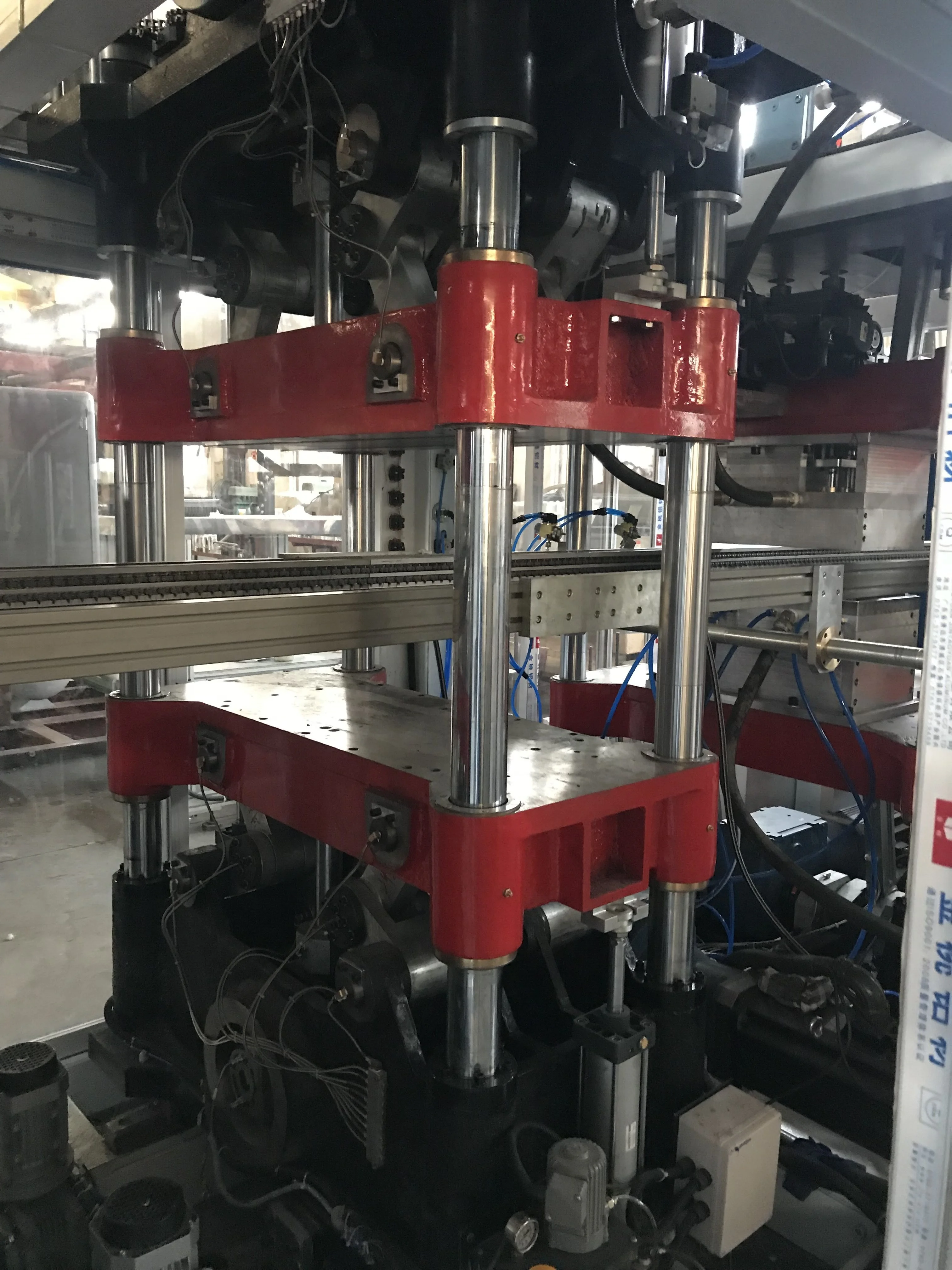 automatic cup thermoforming machine for containers