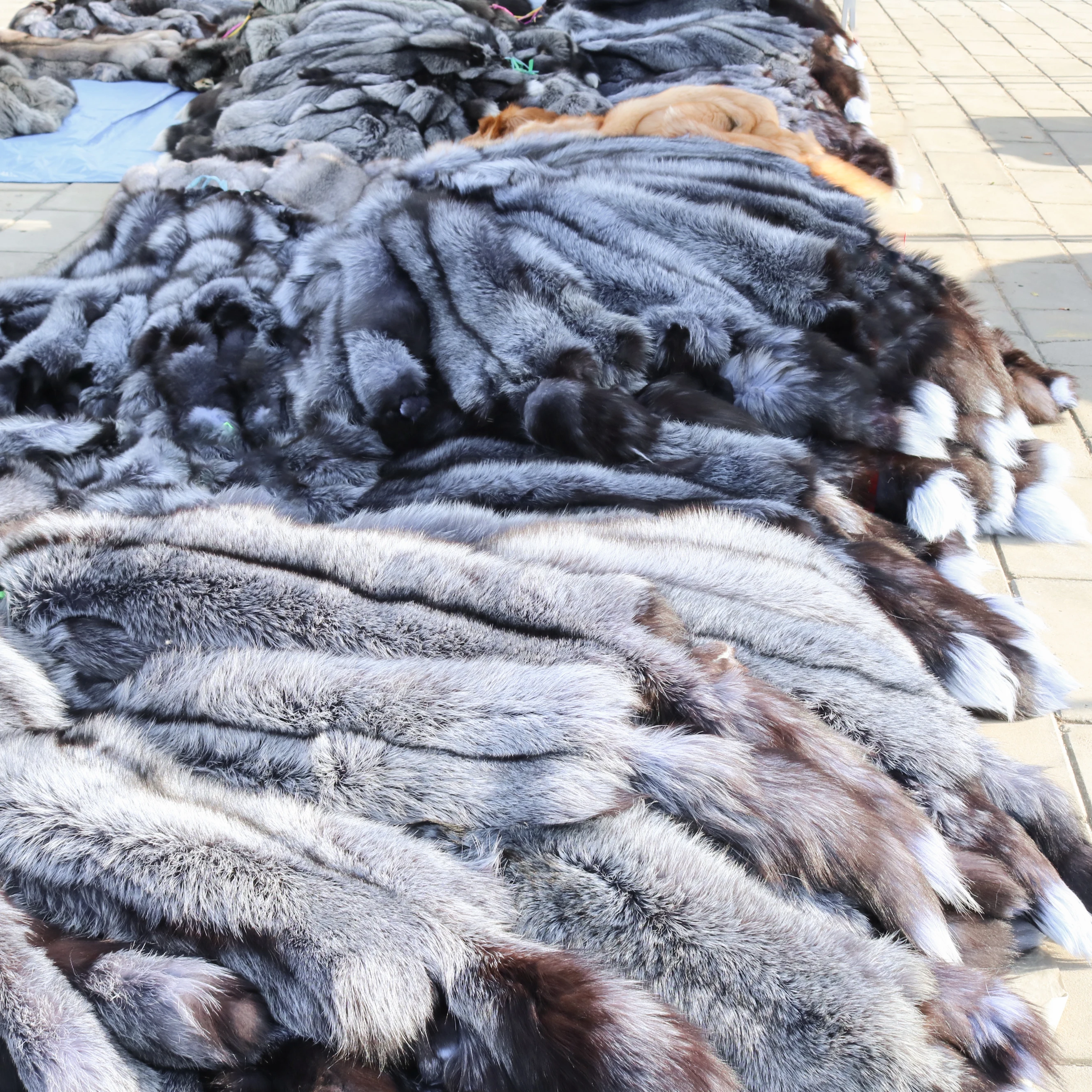 Натуральные дубленые шкуры натуральные серебряные лисы для поделок «сделай