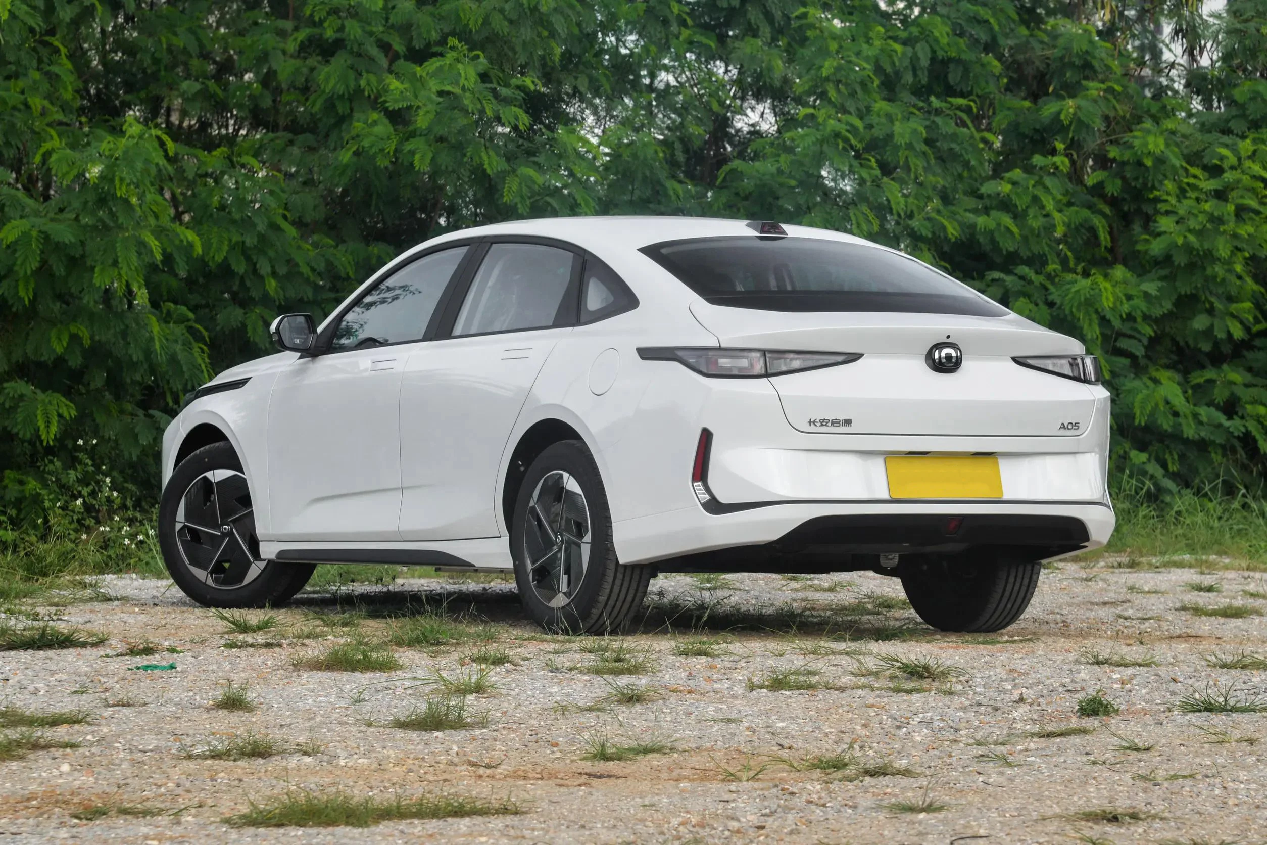 Предоплата новых автомобилей Changan Qiyuan A05 электронный автомобильный подключаемый Гибридный электромобиль Nevo для продажи