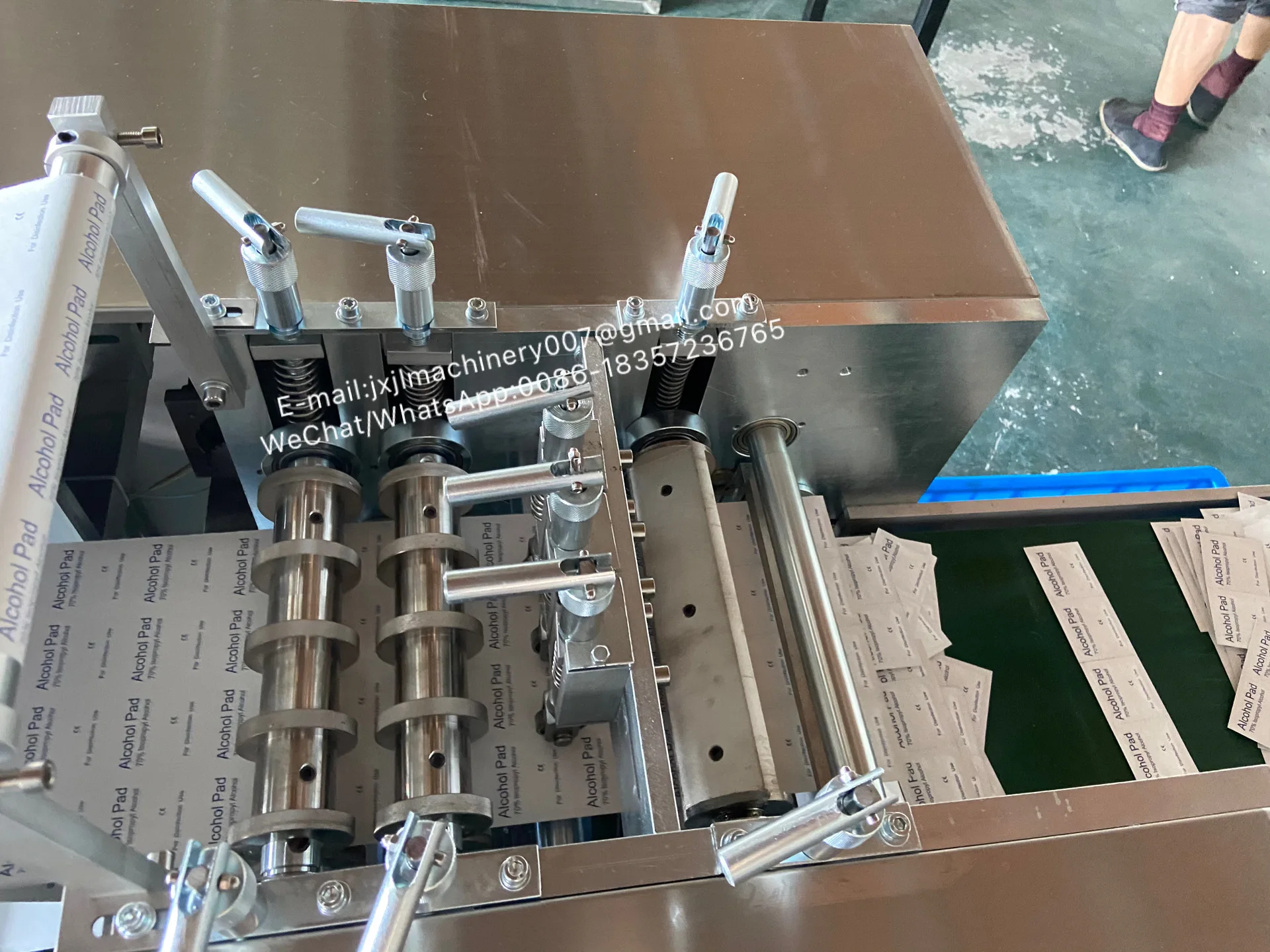 Hot Sale JL-S250 Fully Automatic Alcohol Cotton Swab Pad Making Machine