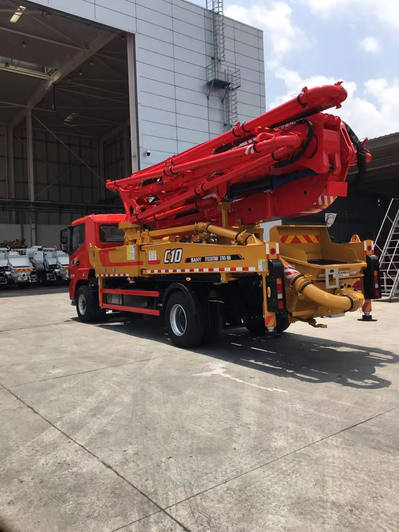 China Top Brand 56m Concrete Pump Truck SYM5449THBF 560C-8A for sale