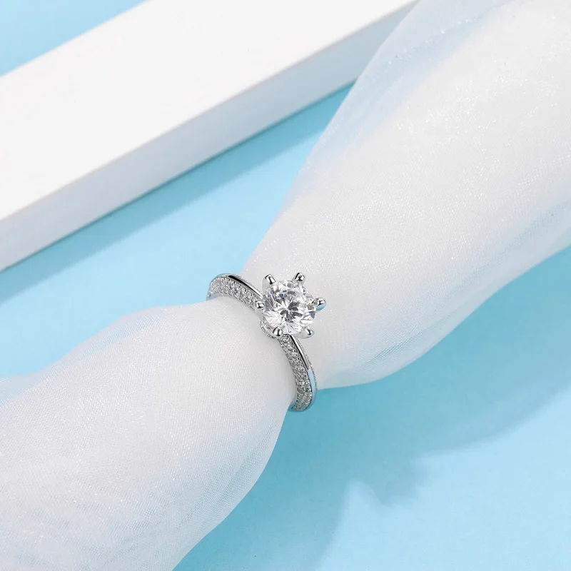 Luxury Moissanite Jewelry White Gold 925 Sterling 1 CT 925 Sterling Silver VVS1 Diamond Moissanite Engagement Rings for Women