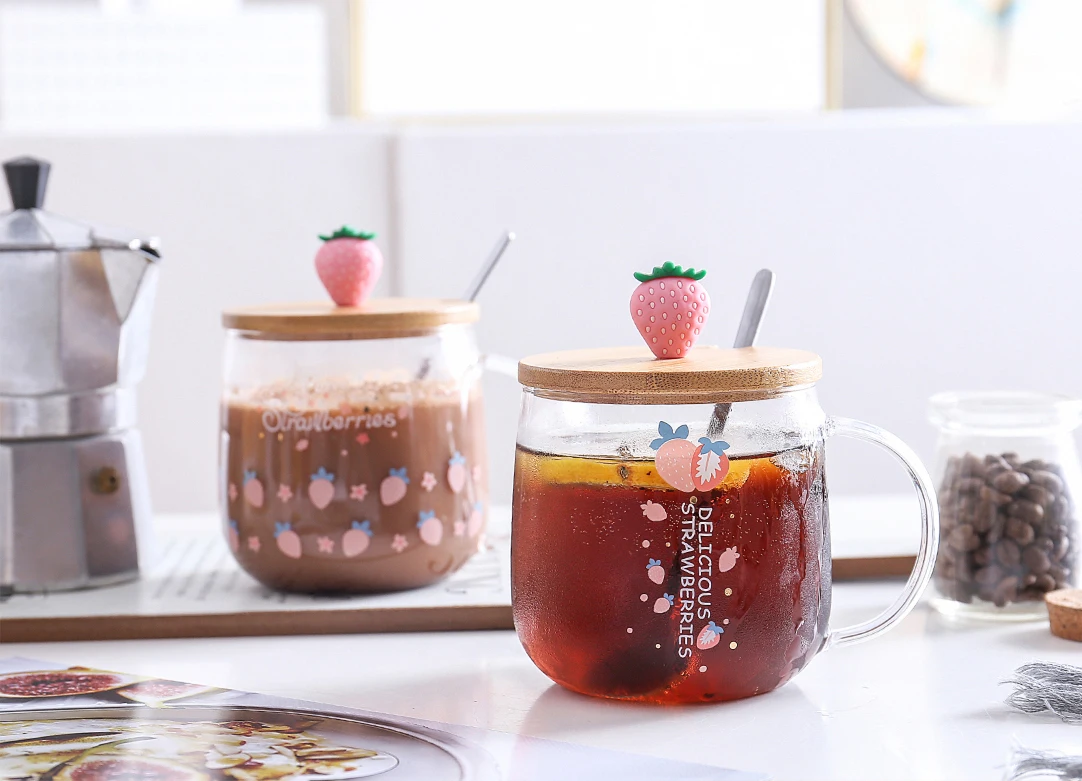 Nordic European INS style borosilicate glass strawberry transparent water coffee milk cup with wooden lid mug