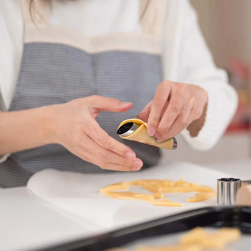 
Stainless Steel 5-inch Large Cannoli Molds Diagonal Shaped Puff Pastry Cream Horn Croissant Cannoli Tubes 