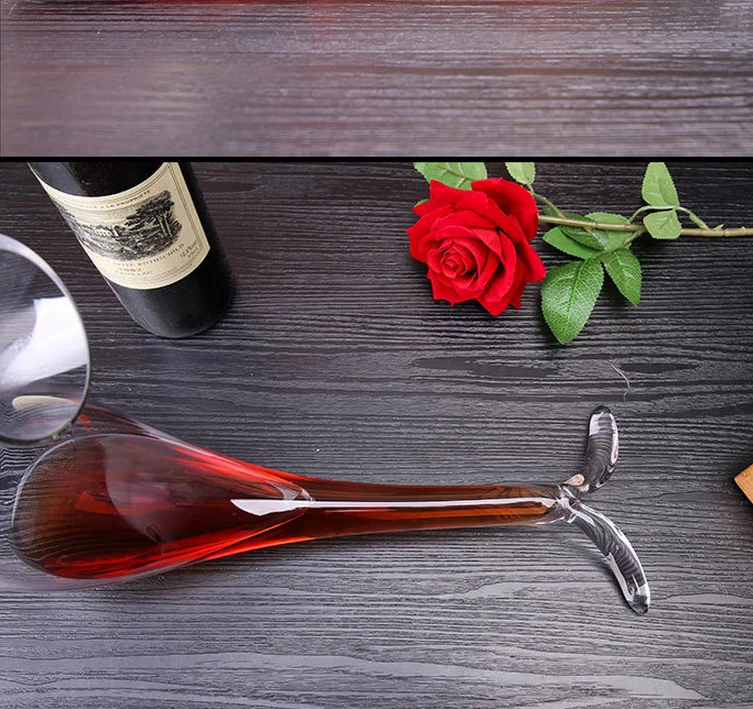Customized LOGO lead-free crystal glass Penguin decanter hand blown in one piece creative wine decanter