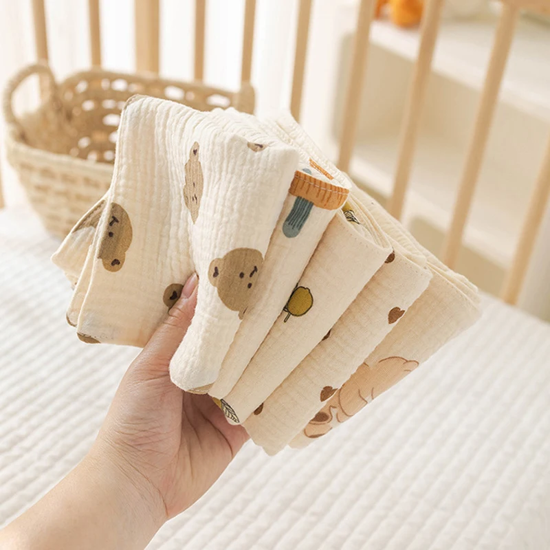 Hot Sale Wholesale Absorbent Cute Soft Bib Saliva Towel Cotton Gauze Printed Baby Bath Towels