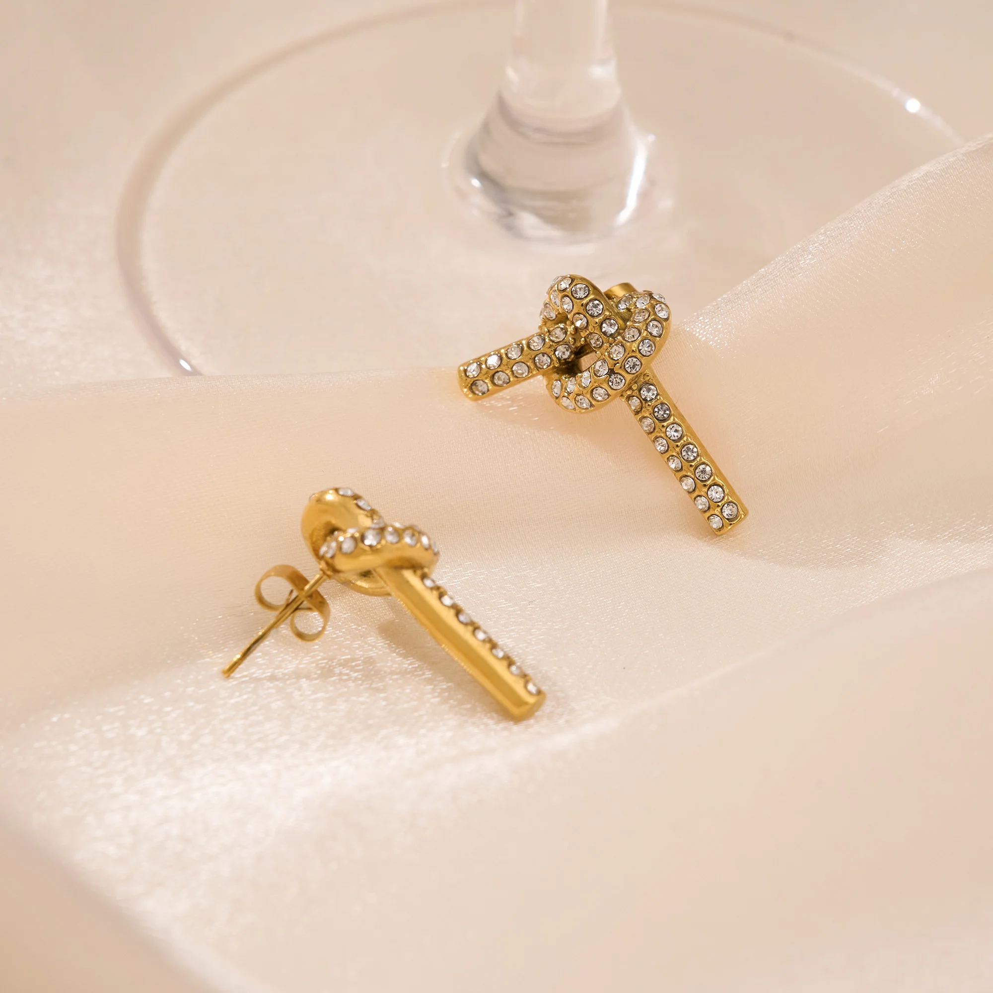 Dazan NEW Winter HOT 18k Gold Plated Hypoallergenic Stainless Steel 3A Zircon Knot Twist Earrings Fashion Show Model Jewelry