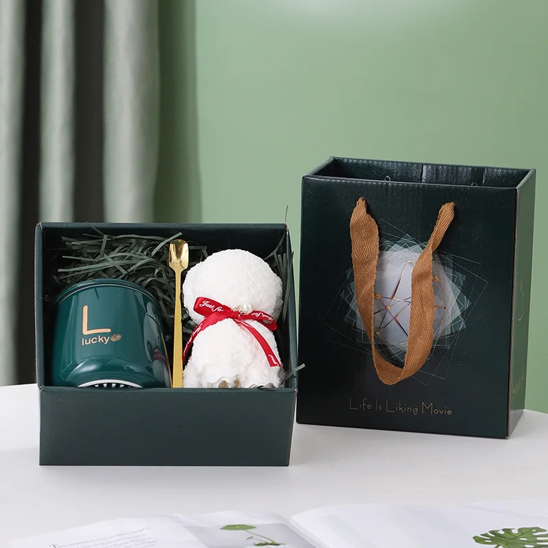 Custom Mug Towel set women birthday gift set Christmas Souvenir Wedding Favors For Guests Return Gift Unique for ladies