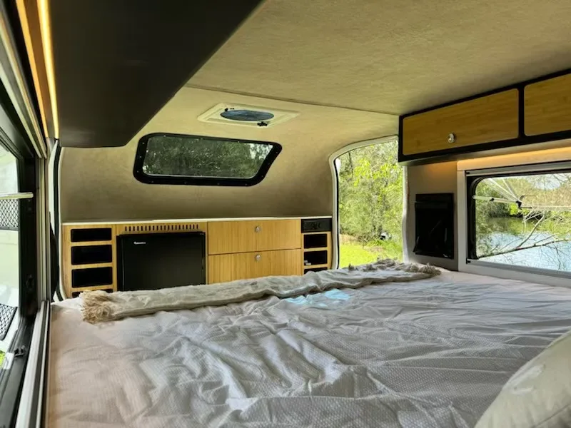 Lightweight Mini Aluminium Outdoor Camping Motorhomes for Travel with Tent Use As Truck Camper or Trailer