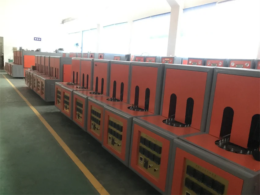 Automatic 3 cavities 4000BPH Stretch PET Bottle Blow Moulding Machine Price