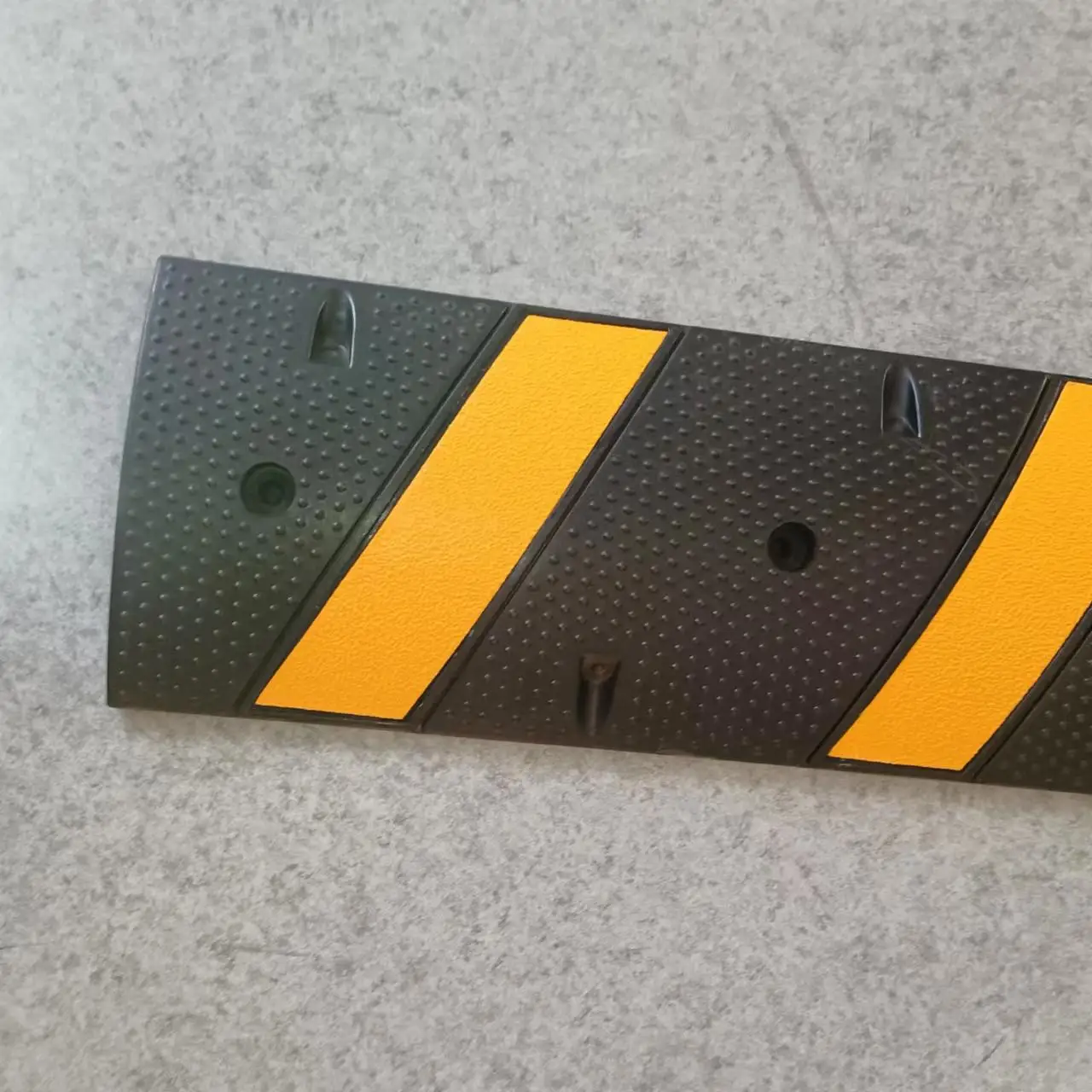 4 Foot Rubber Speed Bumps Humps 2 Channel with Scatter Glass Reflective Yellow