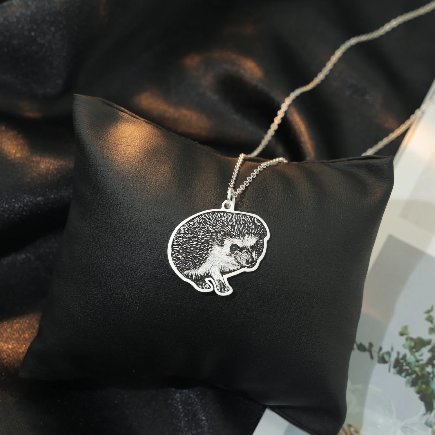 925 Sterling Silver Hedgehog Necklace For Kids Pendant With Black Color Feather Fashion Jewelry Pendent Necklaces