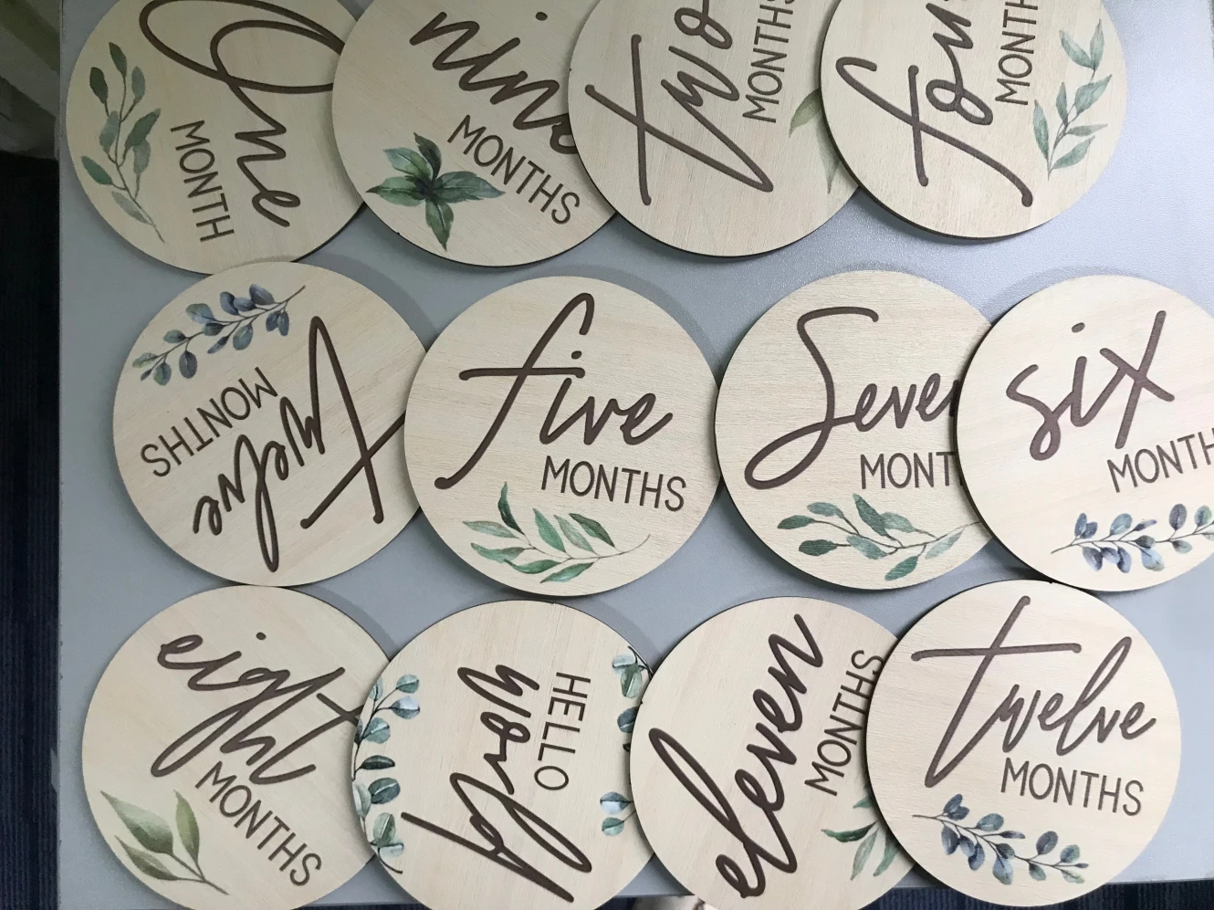 UV Printing Green Leaves New Wooden Discs Baby Newborn Milestone Baby Months Cards Milestone Cards