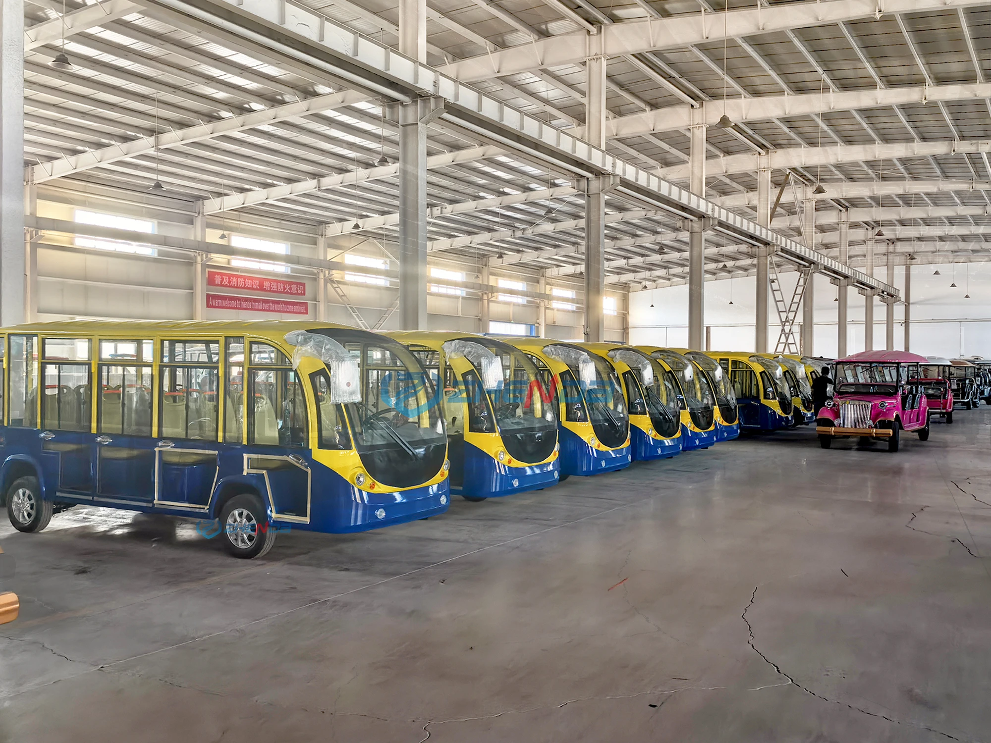 14-местный электрический автобус экскурсионный и автомобиль новый