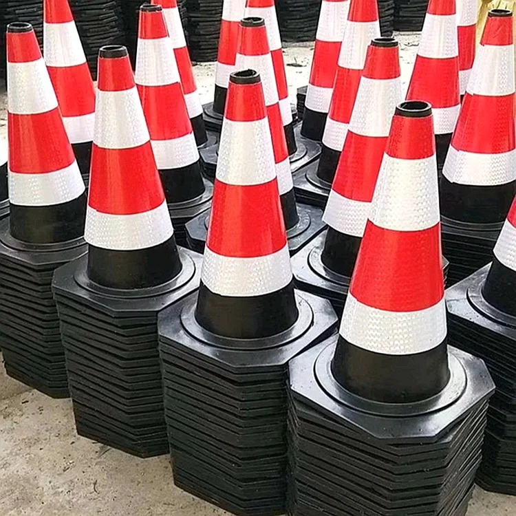new design rubber traffic cone 9 sizes weight with different price reflect light traffic safety cones road construction warning