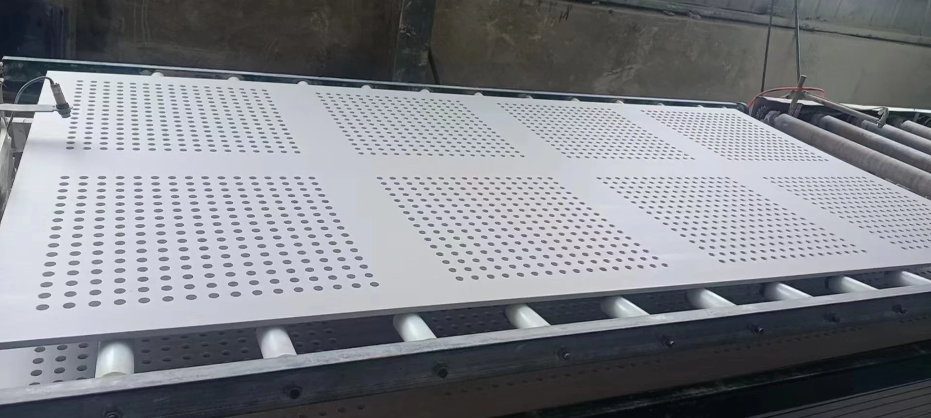 Perforated Glass Fiber Reinforced Paper Gypsum Board