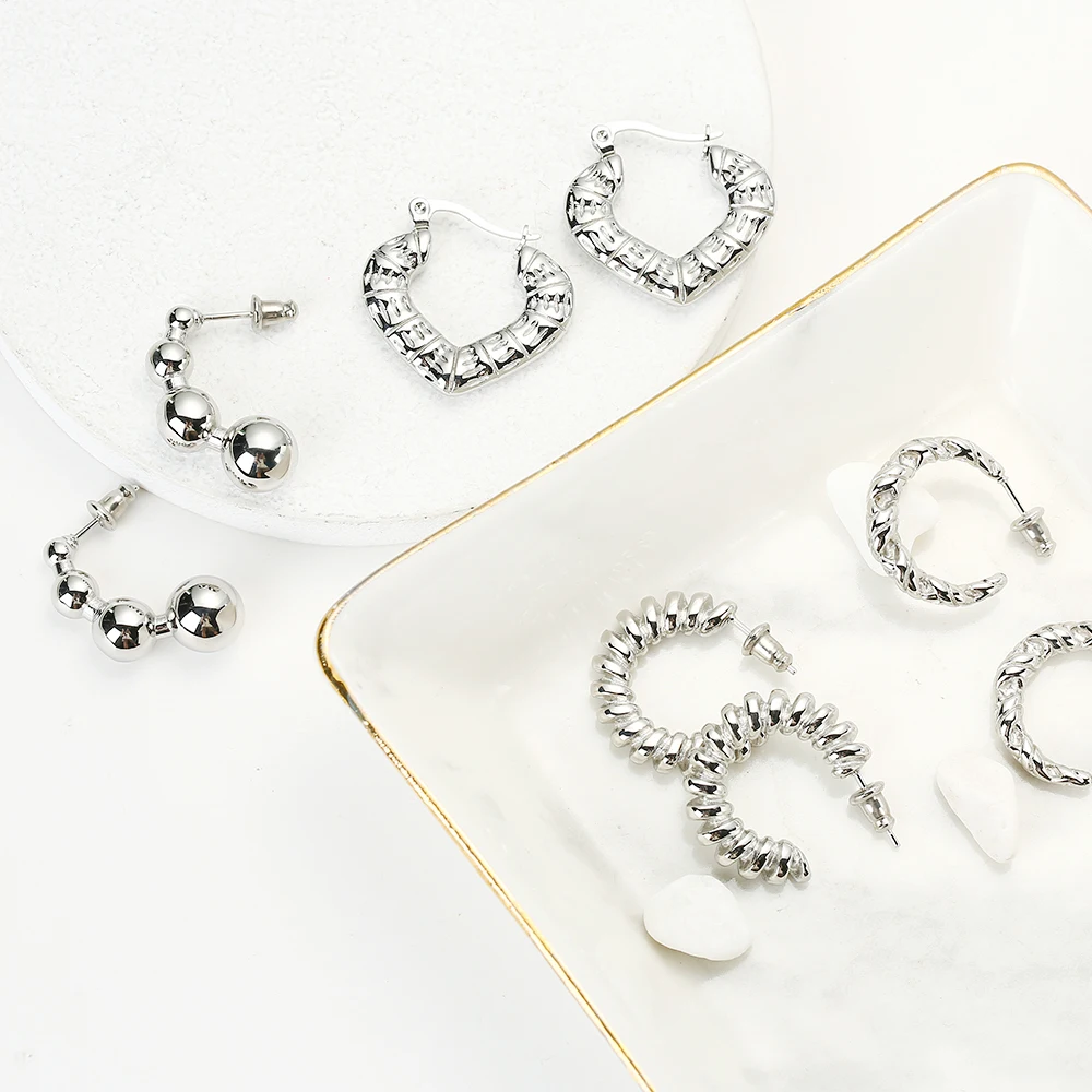 Wholesale Custom Silver Stainless Steel Luxury Fashion Korean Fine Vintage Jewelry Stud Ball Hearth Earrings for Women