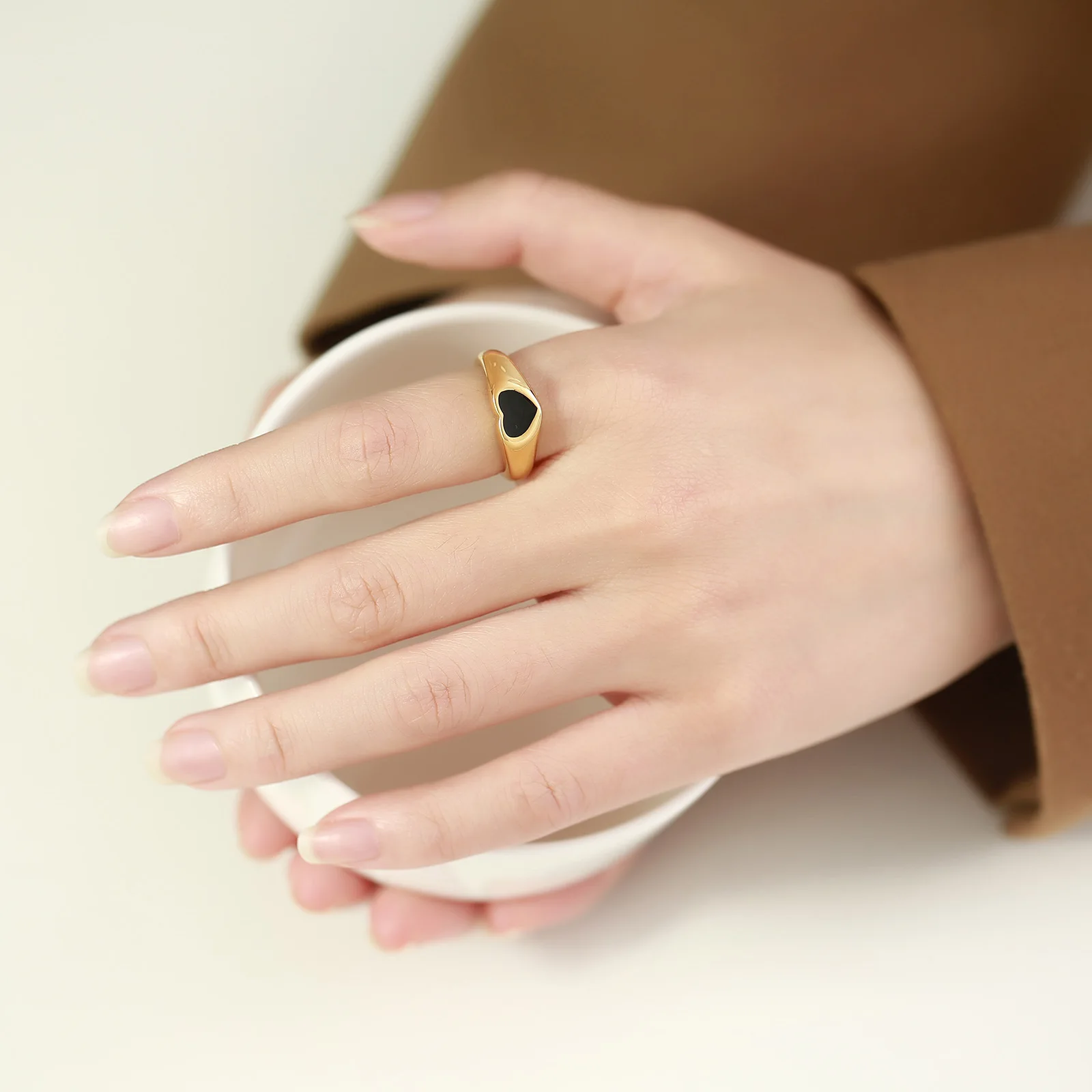 customized black enamel heart rings stainless steel gold heart shape fashion jewelry rings