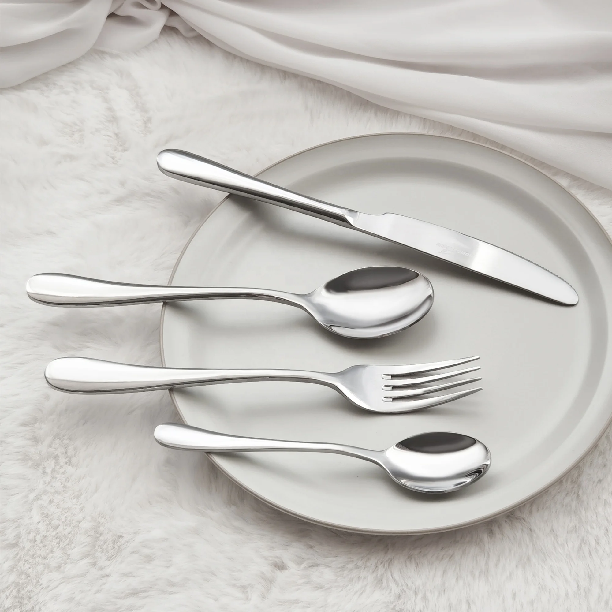Wholesale price silverware cutlery silver cutlery set 4/6 piece set kitchen essential