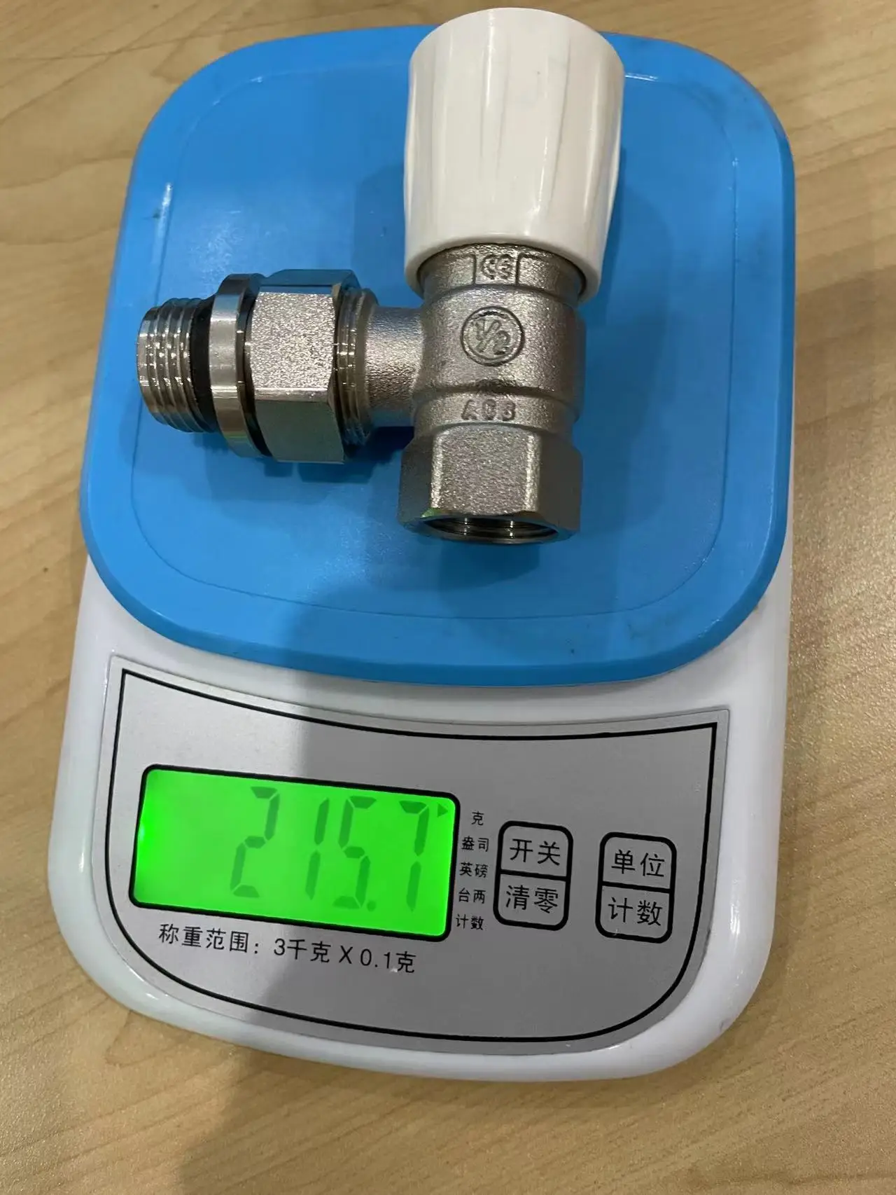 Valve radiator with adapter system fitting the thermostatic radiator valve manufacturer straight chrome valves