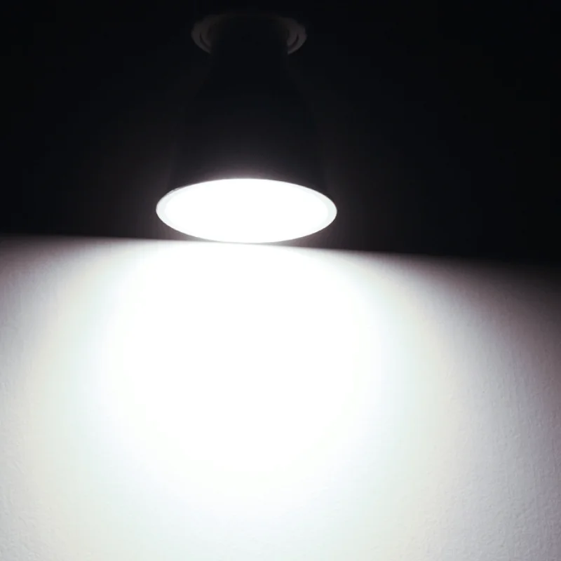 Plastic and aluminium Alloy housing Flicker free  220v 7w gu10 led spot light
