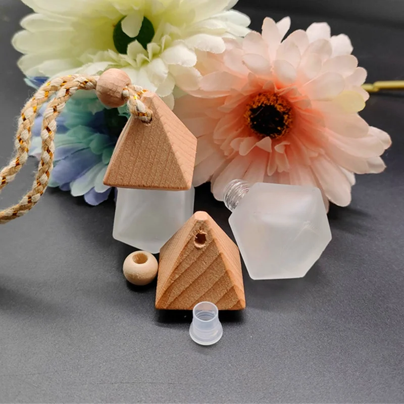 2022 Hot Sales Car Hanging Air Freshener Empty Frosted Car Perfume Bottle Glass Bottle Diffuser for Essential Oils