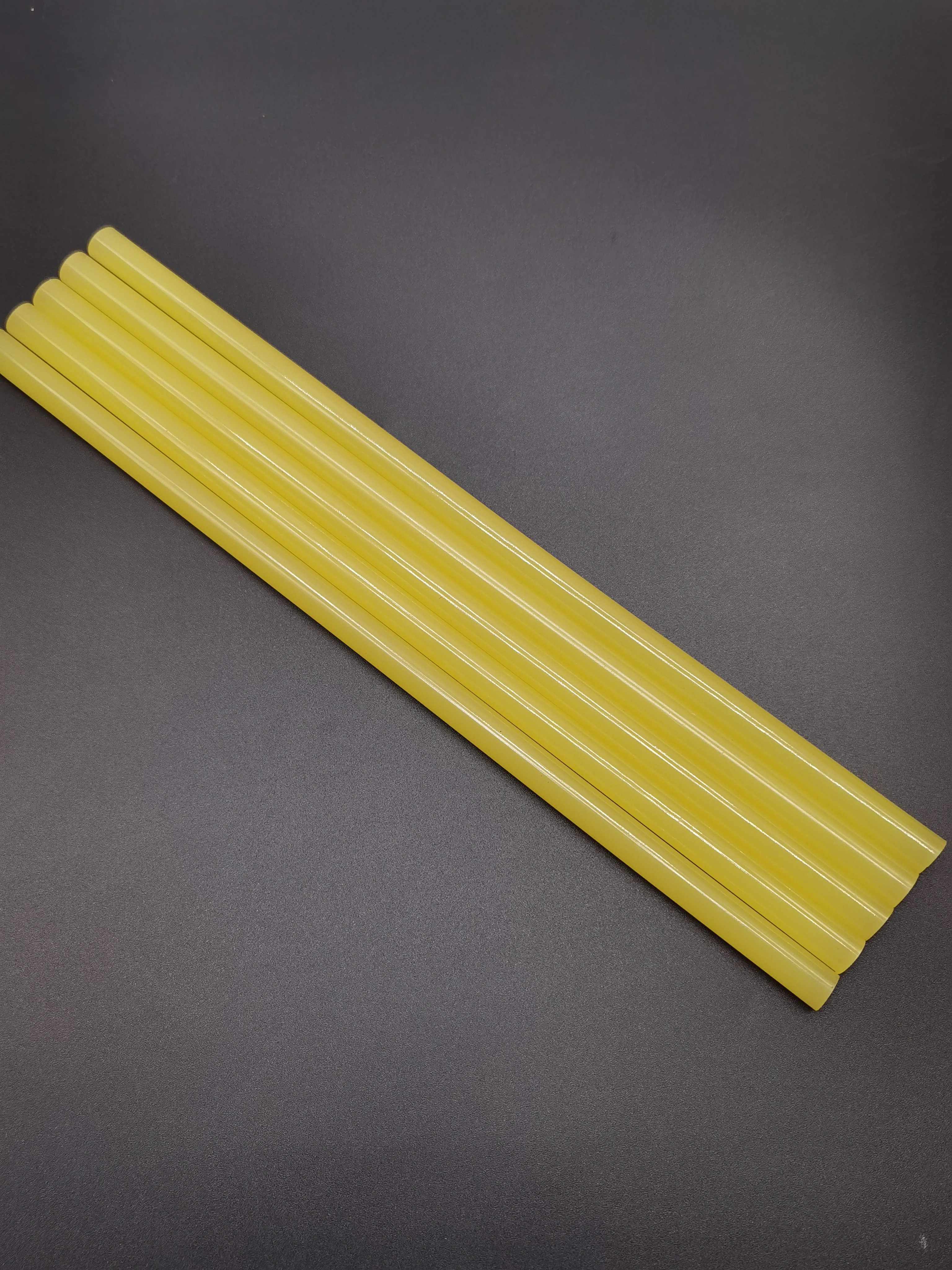 High-Performance Hot Melt Glue Sticks, Exceptionally Sticky for Precise Industrial Applications