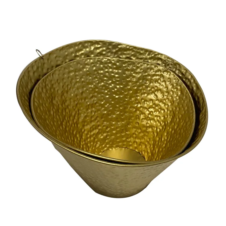 Exclusive Quality Metal Flower Pot Modern Design New Arrival Hammered Gold Flower Vases Decorative Plant Pot.