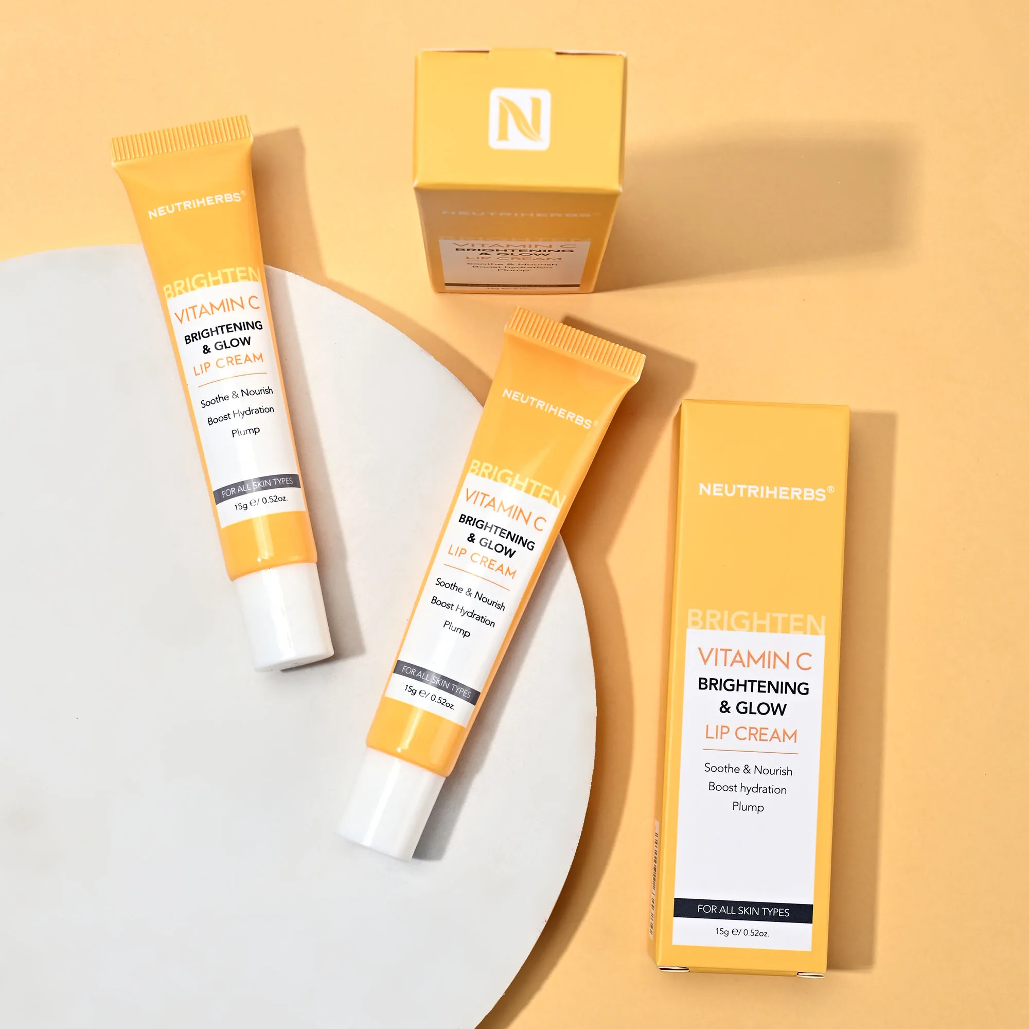 OEM Private Label Nourishing Repair Uneven Tone Vitamin C Lip  Whitening Cream