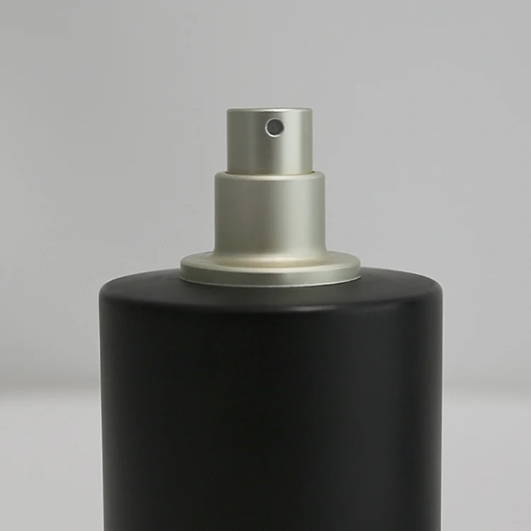 Beautiful Luxury Round Shape 50ml Aluminum Magnetic Cap Matte Oud Oil Opaque Black Empty Spray Perfume Bottles With Black Box
