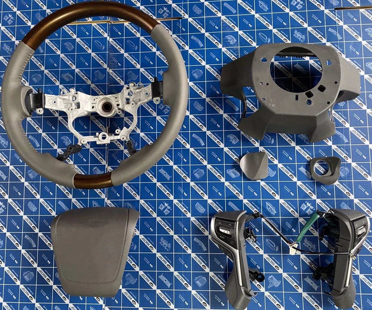 MAICTOP Different Color Steering Wheel for Land cruiser LC200 FJ200 Car Accessories Volant