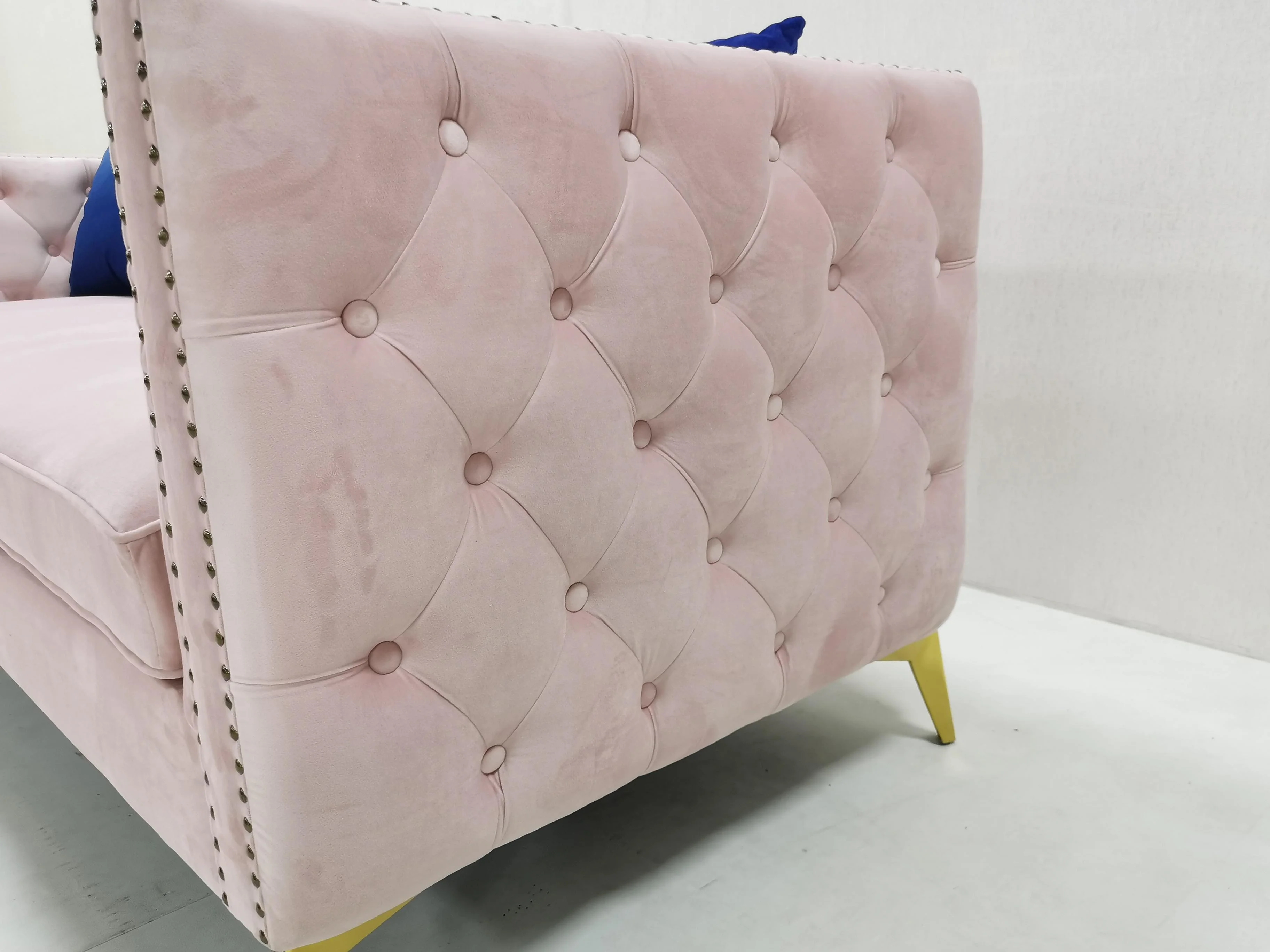 
Lover Seat American Style Living Room Modern Furniture 2 seat pink Upholstery velvet sofa 