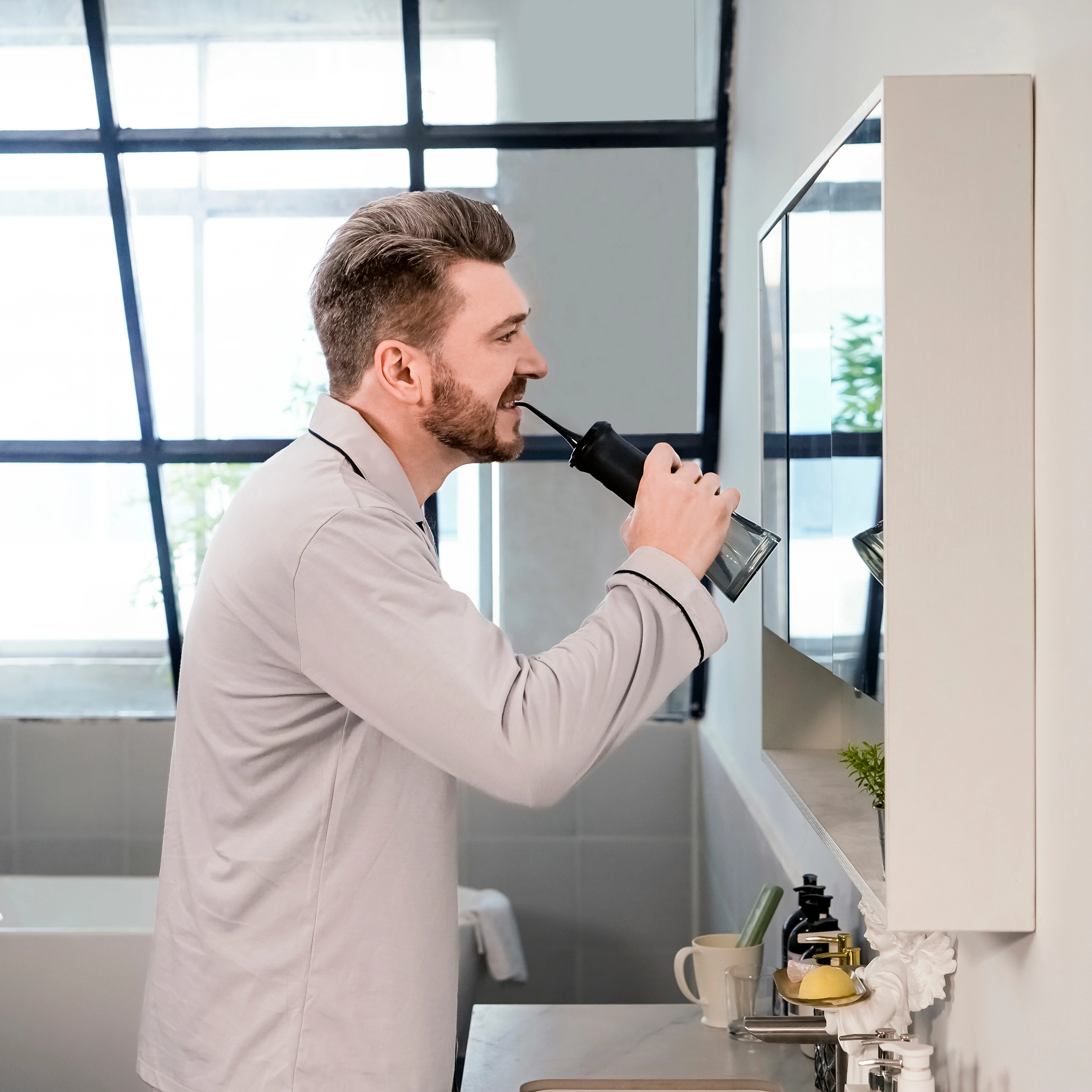 Cordless Ipx7 Waterproof Portable Oral Teeth Irrigator Rechargeable Electric Dental Floss Tooth Cleaner