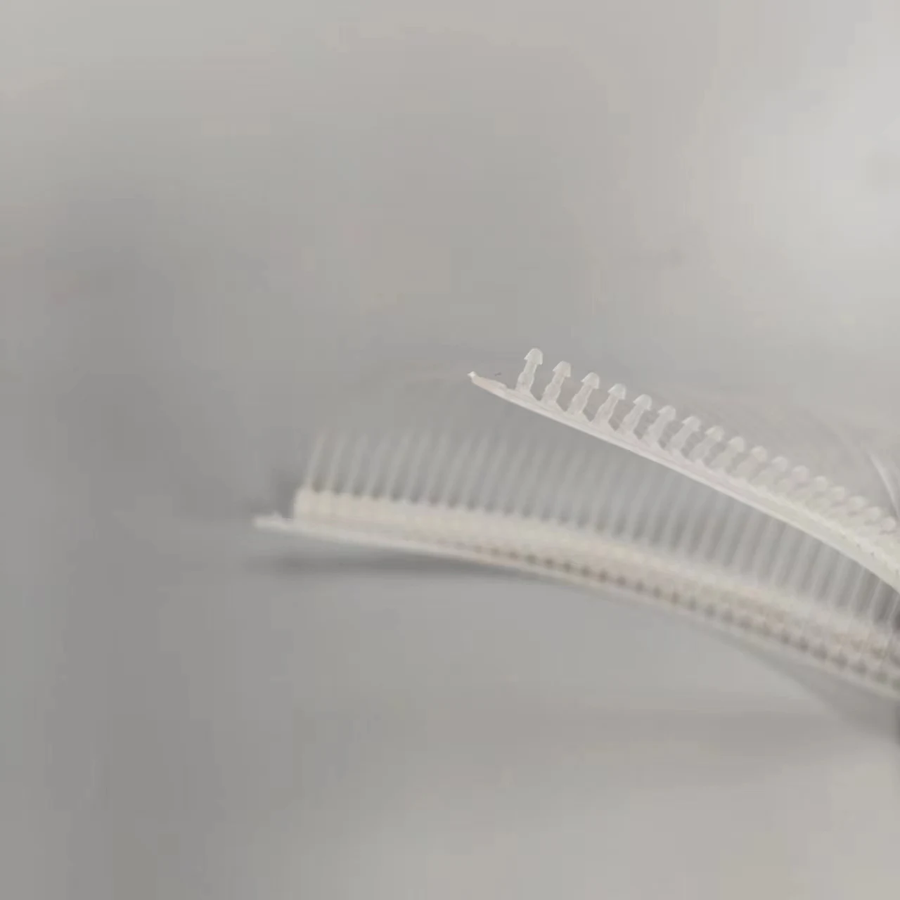 Loop lock tag pin Plastic loop lock tag pin for hanging price label factory direct customized