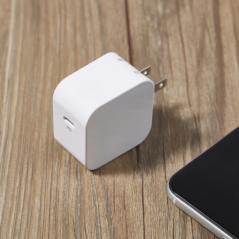 Сетевое зарядное устройство с портом USB C и поддержкой быстрой зарядки 20