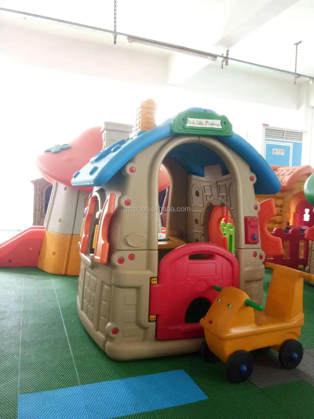 Children popular plastic toys garden playhouse kids house playhouse