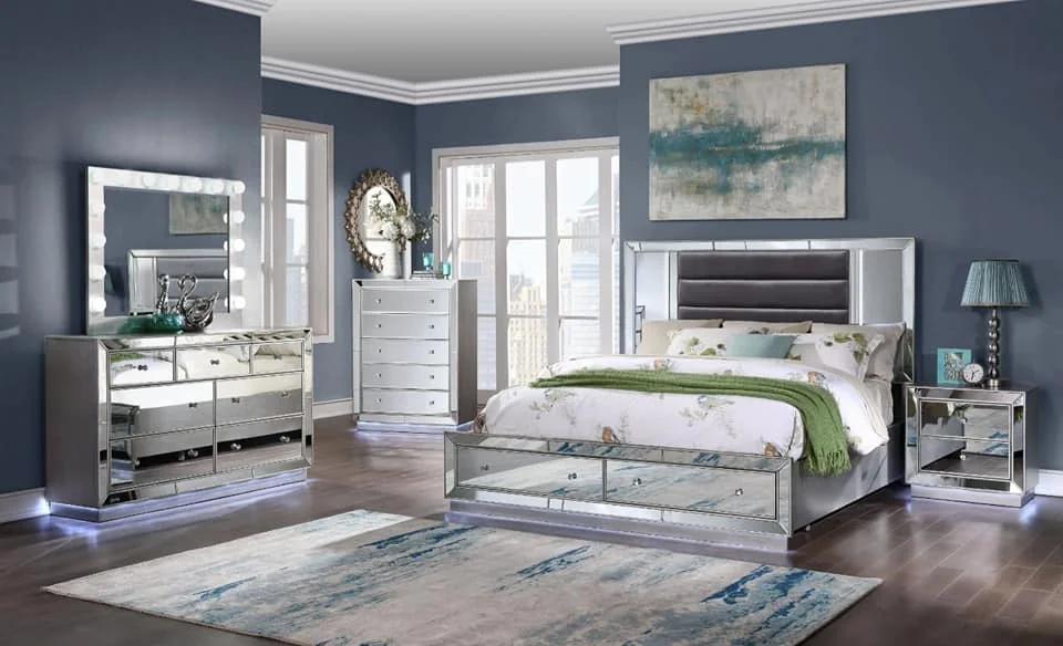 Cheap  Mirror Furniture on Bedroom Silver and Black Mirrored Modern Style Bed