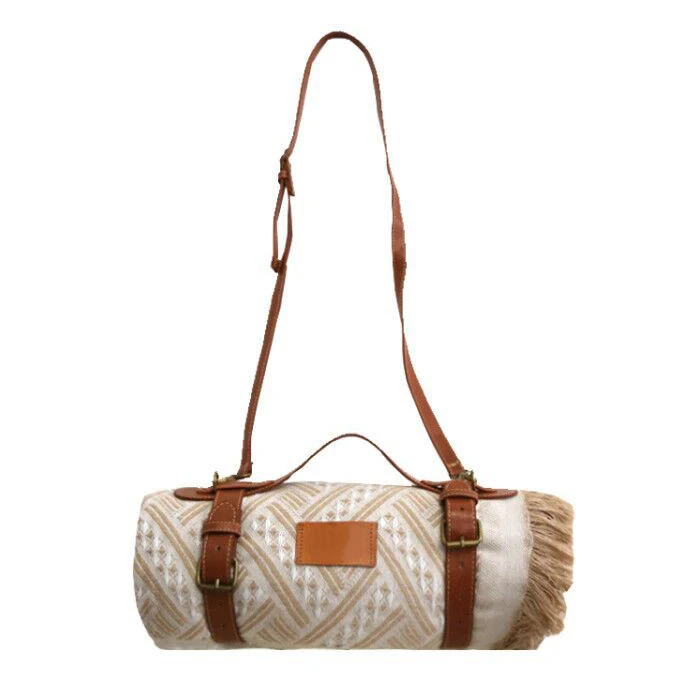 High Quality OT2107 Wholesale Portable Bohemian Boho Picnic Blanket Rug Cotton Tassels Leather Strap