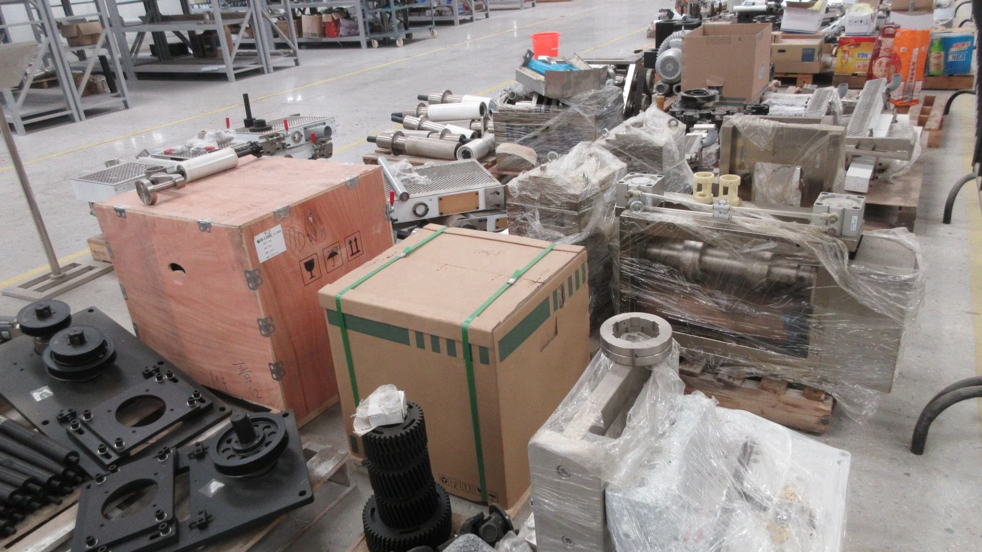 Fully automatic pet diaper manufacturing machine with CE certification