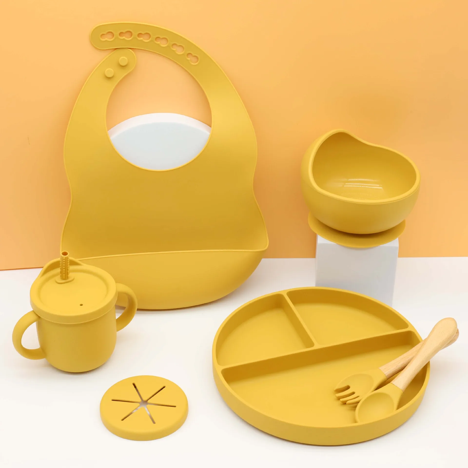 Baby Feeding Bowl With Suction Base Newborn Set Kids Water Sippy Cup Creative Cartoon Baby Feeding 5 Piece Set Silicone Baby Bib