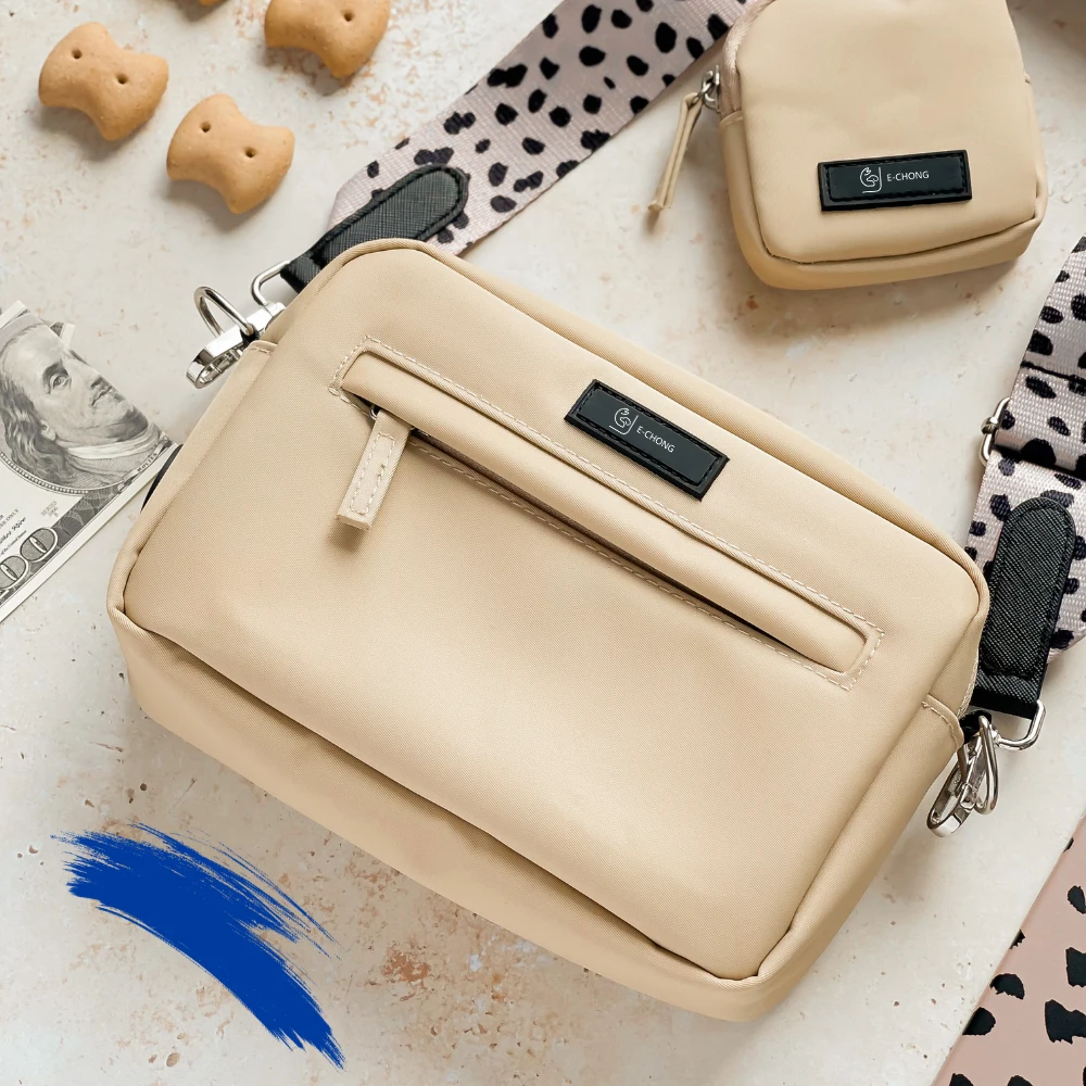 Hot Sell New Arrival Dog Walking Bag Set OEM/ODM Outside Outdoor Using Dog Bag Waterproof Easy Cleaning Fashionable pet bag