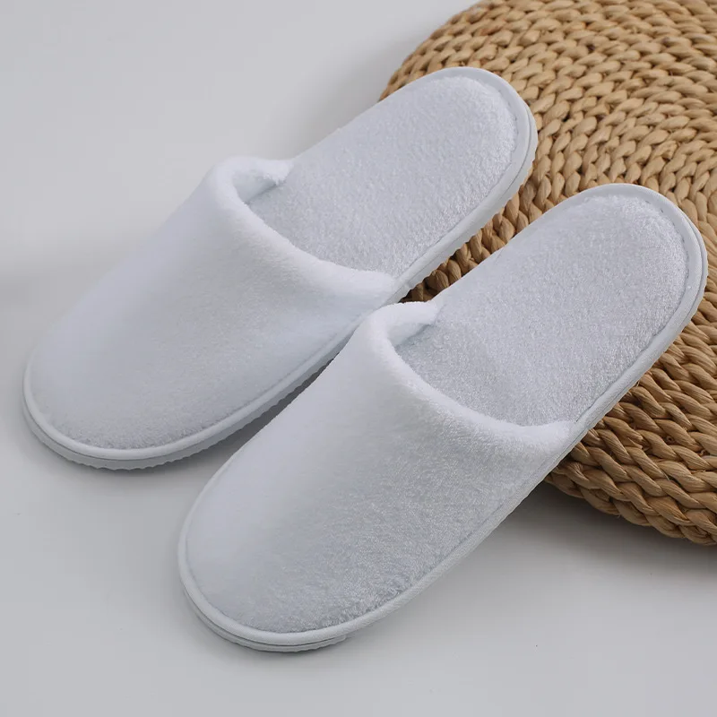 Customized Luxury Coral Fleece Room Slippers Closed Toe Disposable Soft Slipper Hotel Amenities