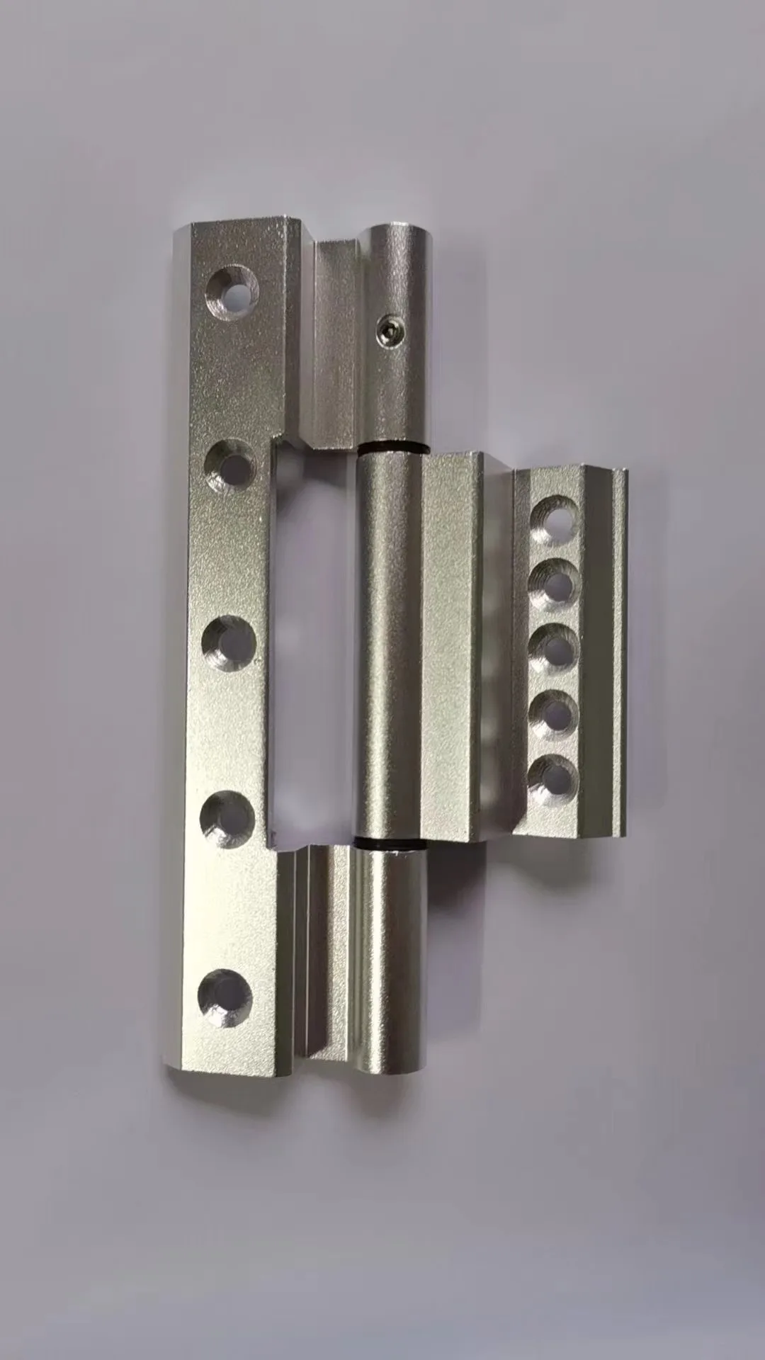 Broken bridge aluminum door hinge