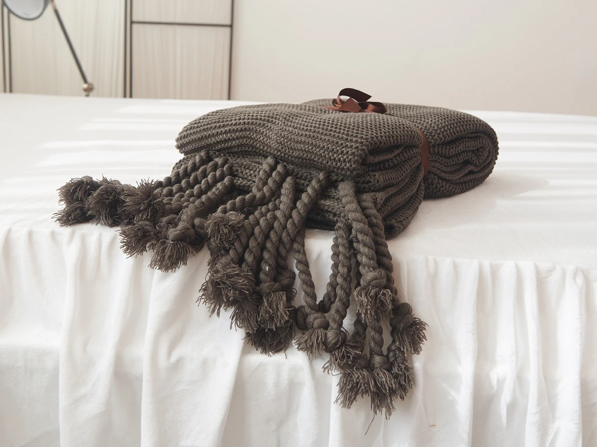 
Super Soft Sublimation Luxury Zero Defect hrowing Knive Knife Sofa Knit Throw Tassel Blanket for Hotel plane 