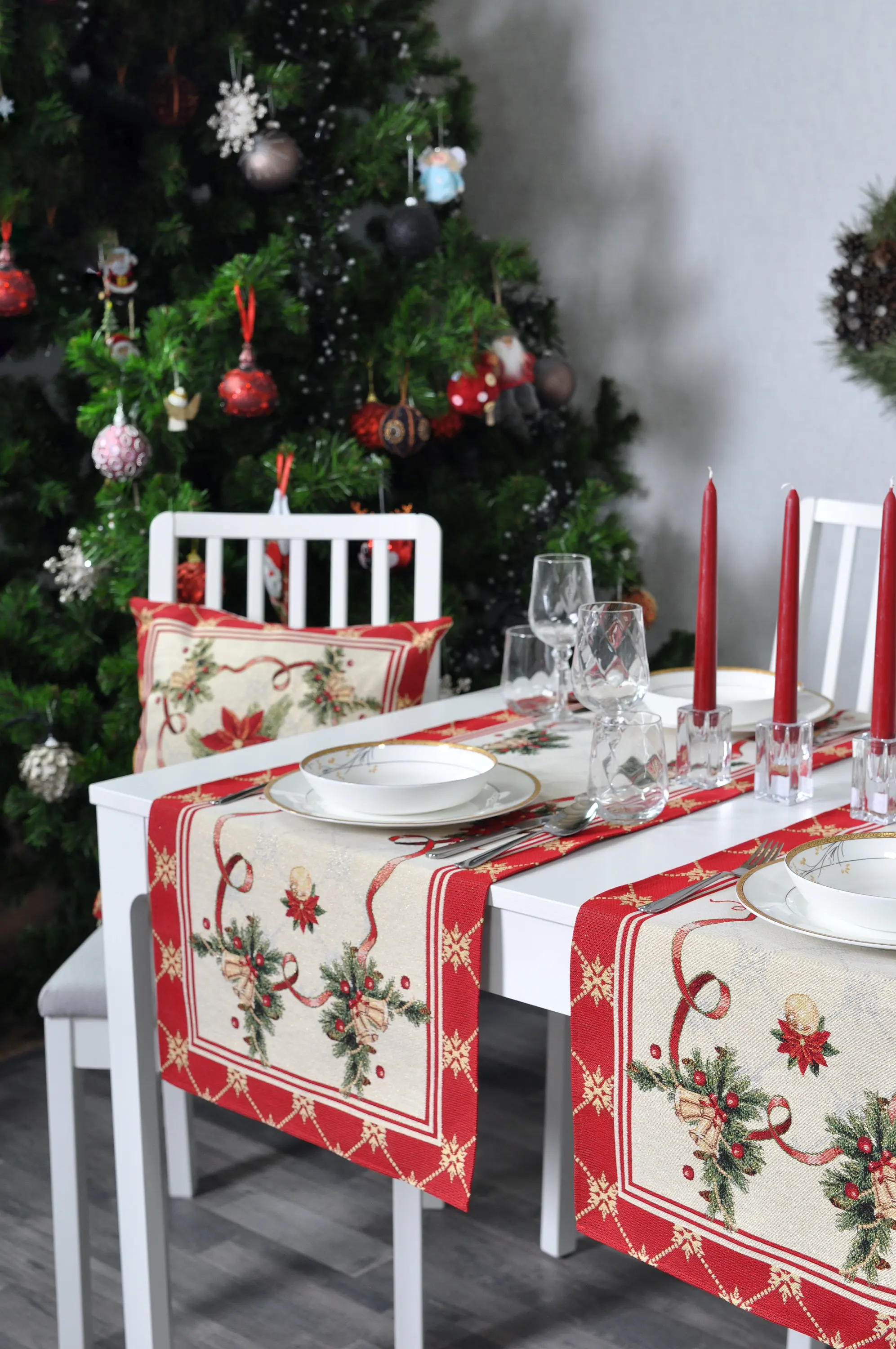 New Commodity Custom Printed Red Christmas Holiday Dining Table Runner