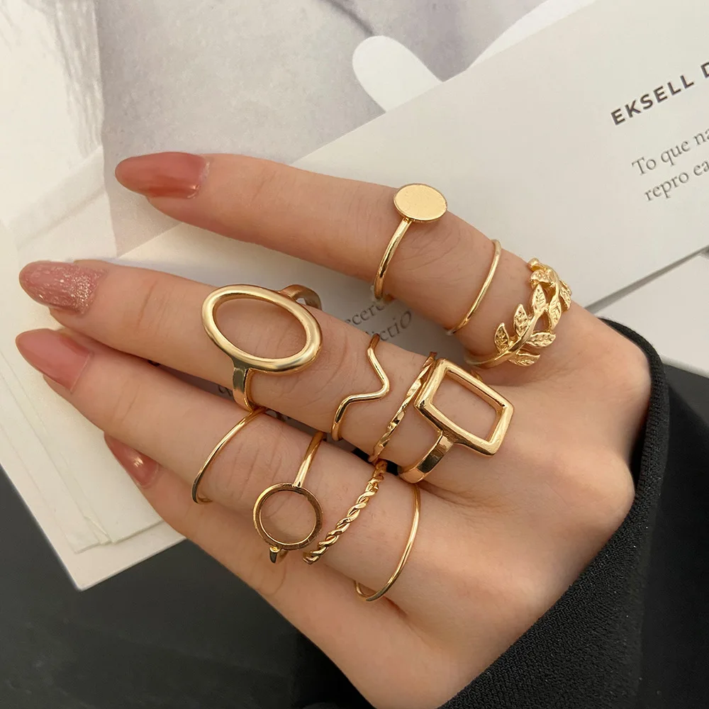 Bohemian Minimalist Metal Finger Ring Vintage Gold Geometric Hollow Metal Knuckle Ring Set for Women/