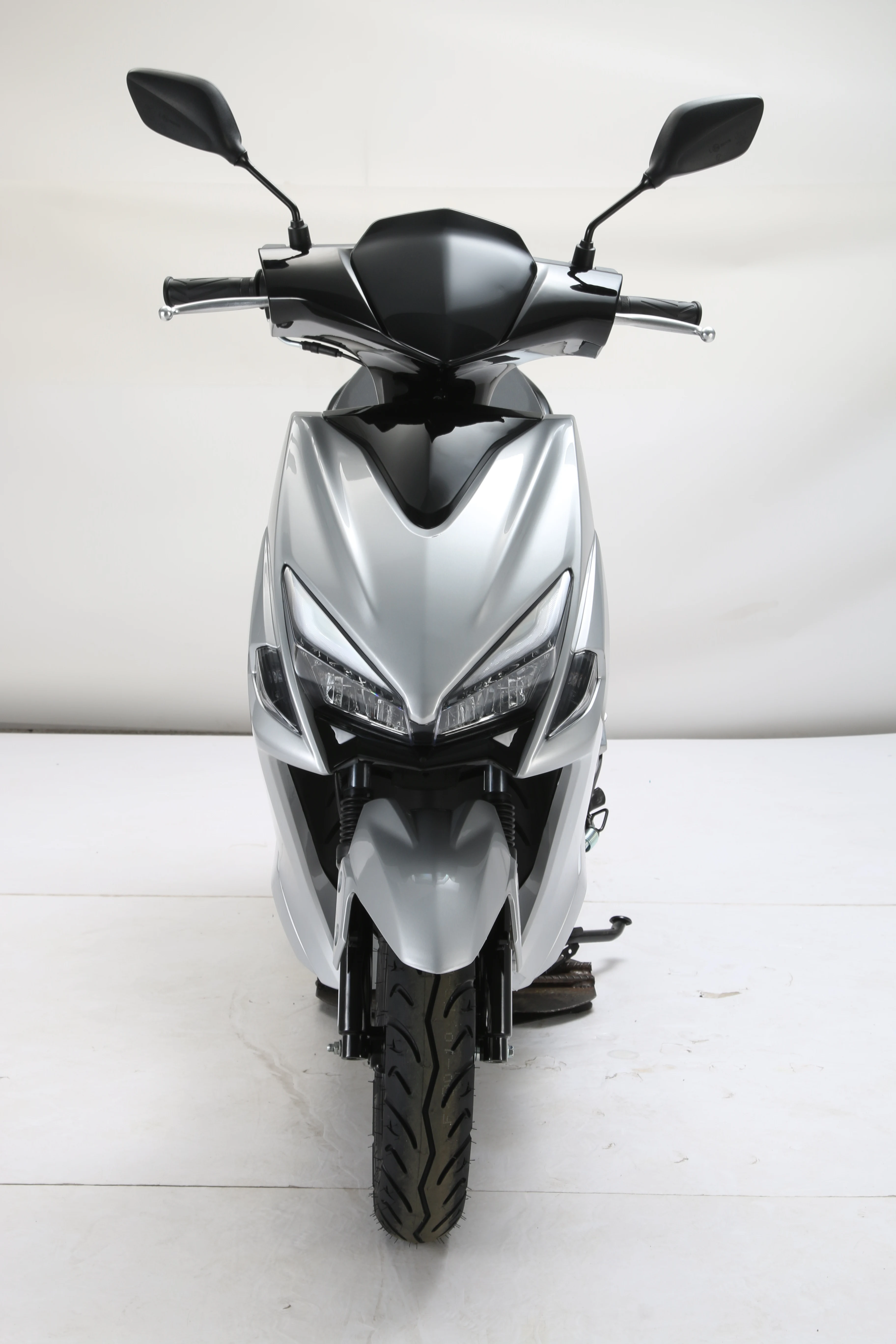 Factory Direct Sale Promotional Gas Powered Gas Scooters 150cc Scooter Gasoline Scooter Adult