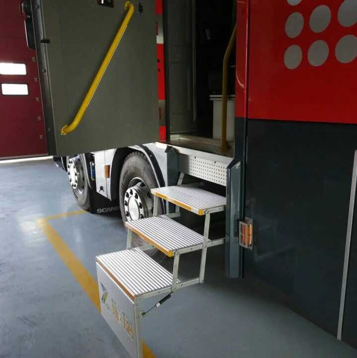 Triple Folding Electric Single Steps For Vehicle Loading 200KG